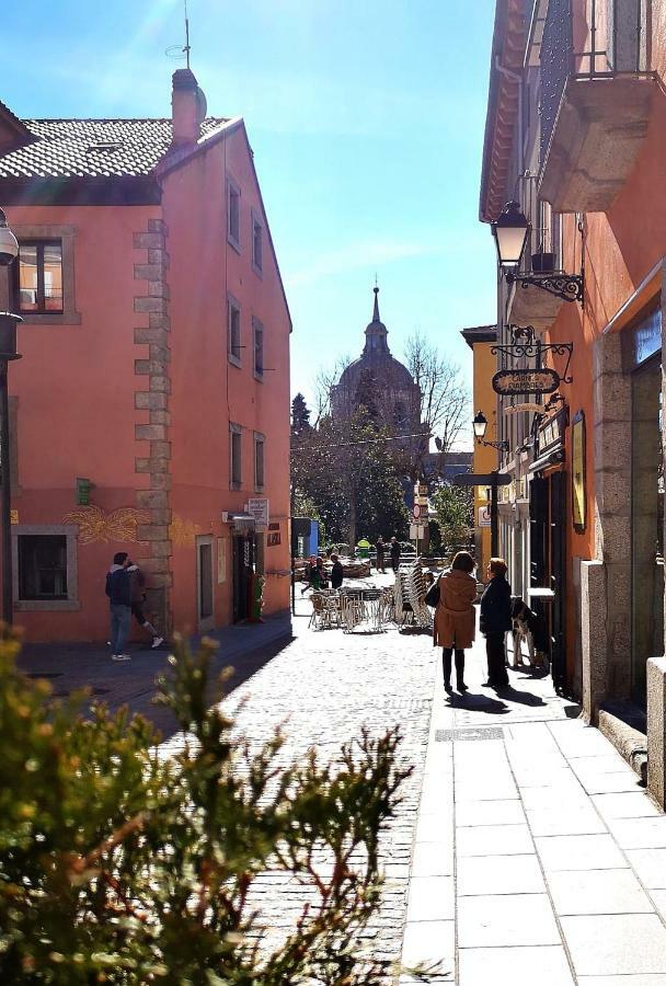 Apartamento En Centro Historico De San Lorenzo De El Escorial ภายนอก รูปภาพ