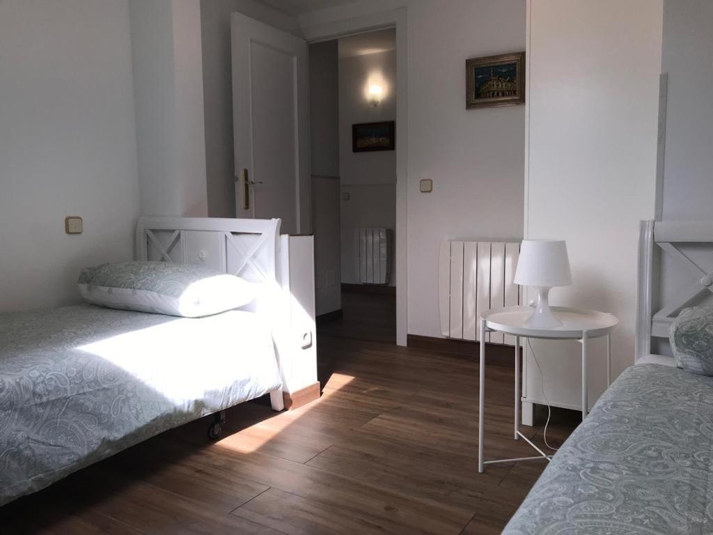 Apartamento En Centro Historico De San Lorenzo De El Escorial ภายนอก รูปภาพ